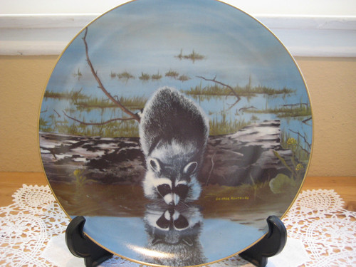 тарелка сувенирная енот на водопое у реки